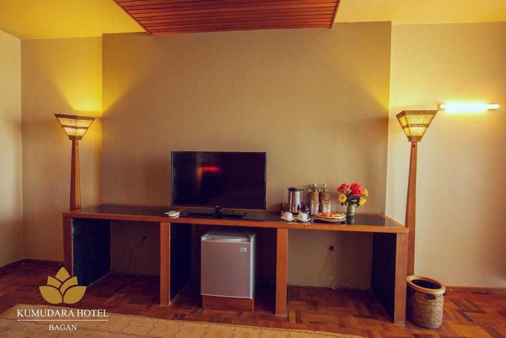 Kumudara Hotel Bagan Habitación foto